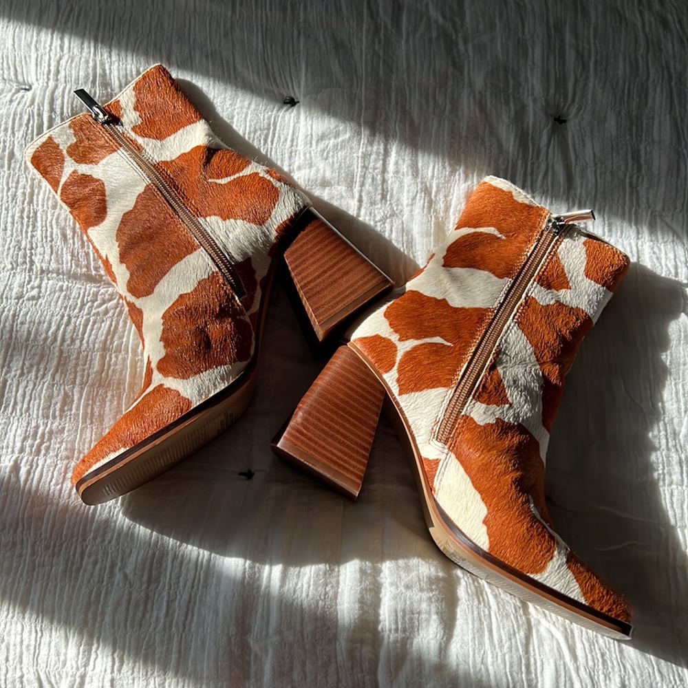 Women’s Booties - Picture 4 of 9